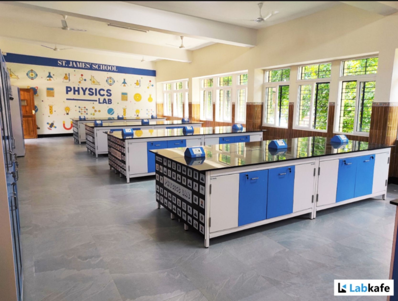 Complete Physics Lab Design Guide: Furniture & Setup Roadmap
