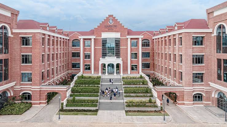 A school that attracts students